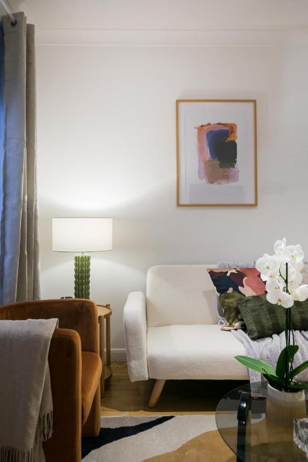 Perfectly Located 1 Bed Apartment Above Tube Station London Luaran gambar