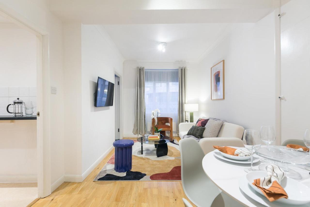 Perfectly Located 1 Bed Apartment Above Tube Station London Luaran gambar