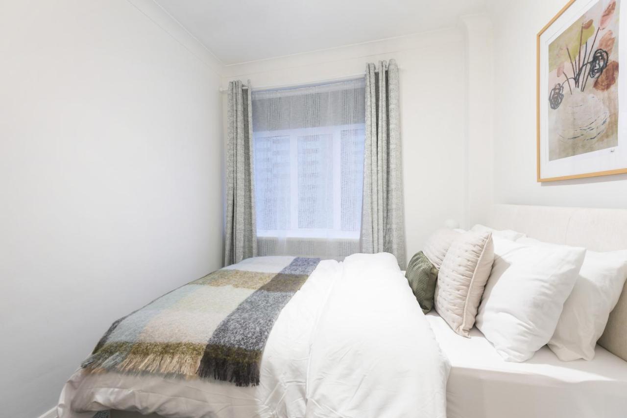 Perfectly Located 1 Bed Apartment Above Tube Station London Luaran gambar