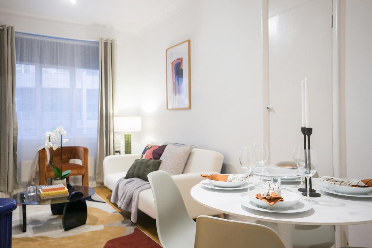 Perfectly Located 1 Bed Apartment Above Tube Station London Luaran gambar