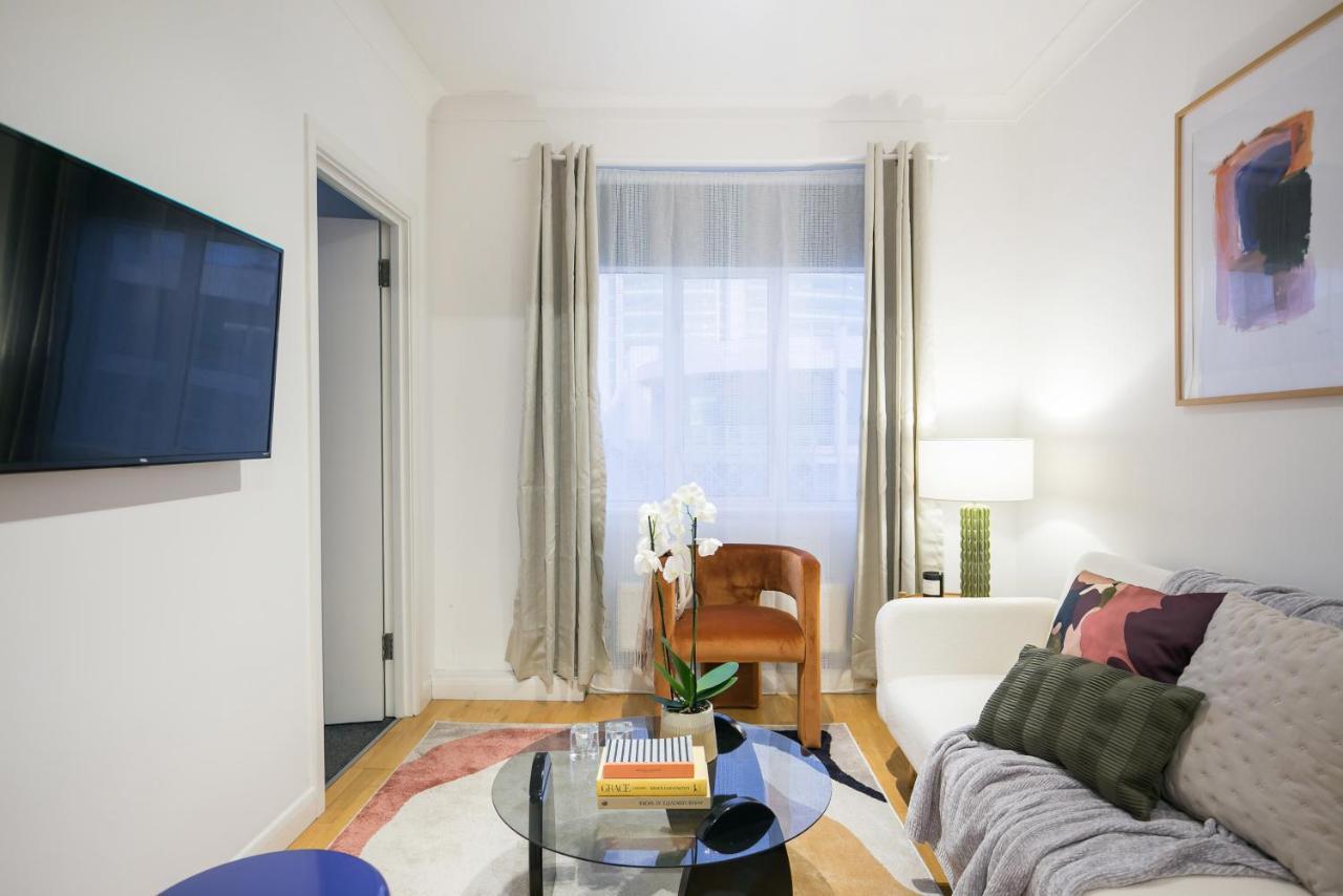 Perfectly Located 1 Bed Apartment Above Tube Station London Luaran gambar