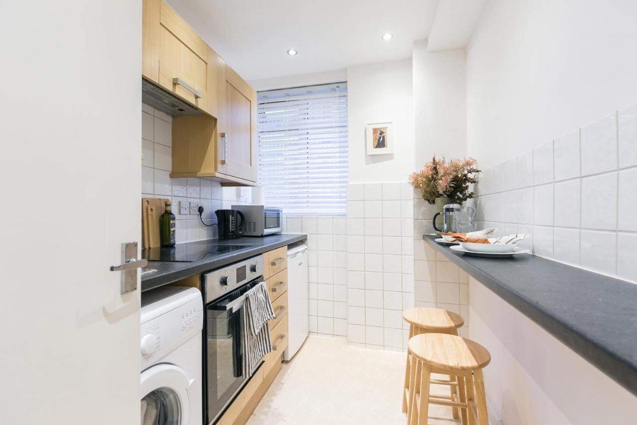 Perfectly Located 1 Bed Apartment Above Tube Station London Luaran gambar
