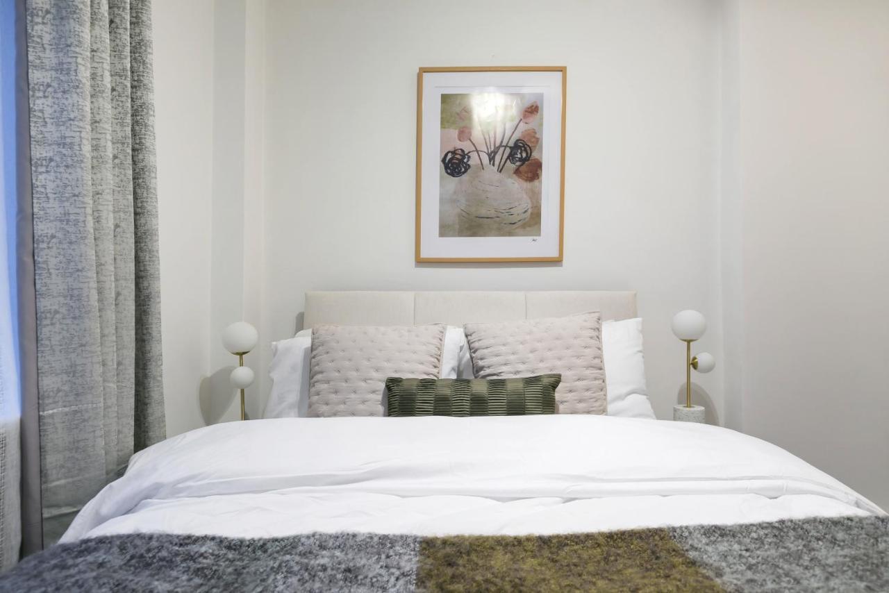 Perfectly Located 1 Bed Apartment Above Tube Station London Luaran gambar