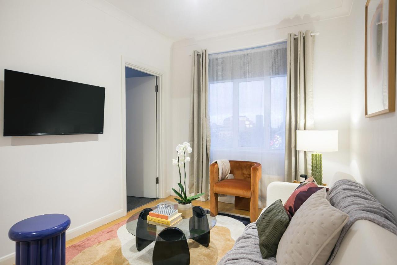 Perfectly Located 1 Bed Apartment Above Tube Station London Luaran gambar